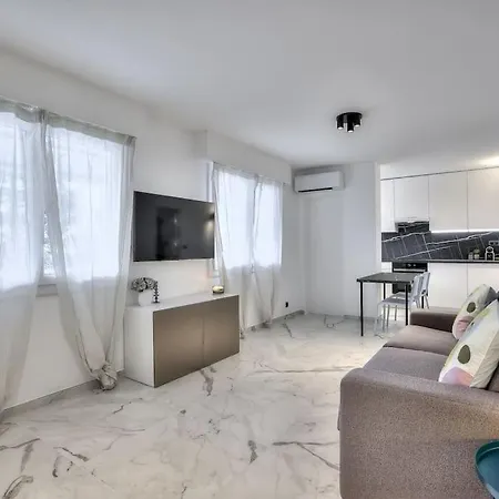 White Cocoon In Centre Apartamento *